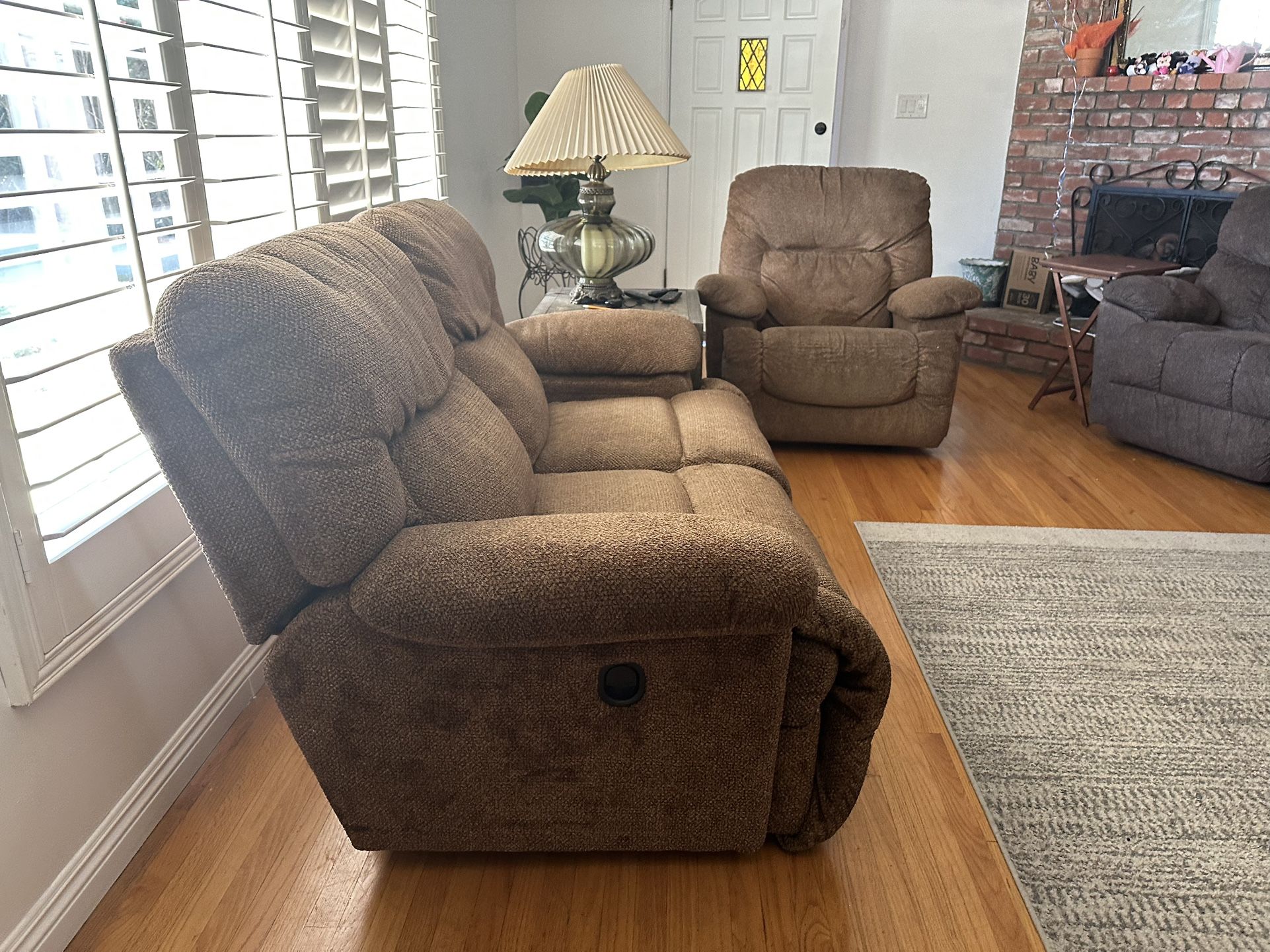 Reclining Sofa Love seats From Lazy Boy Asking $200 OBO