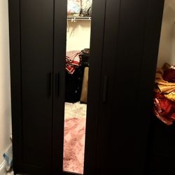 3 Door Cabinet With Mirror