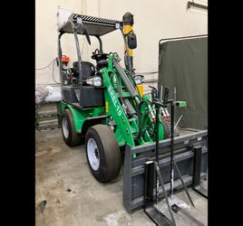 NEW Lithium Everun Forklift,  Never Used!