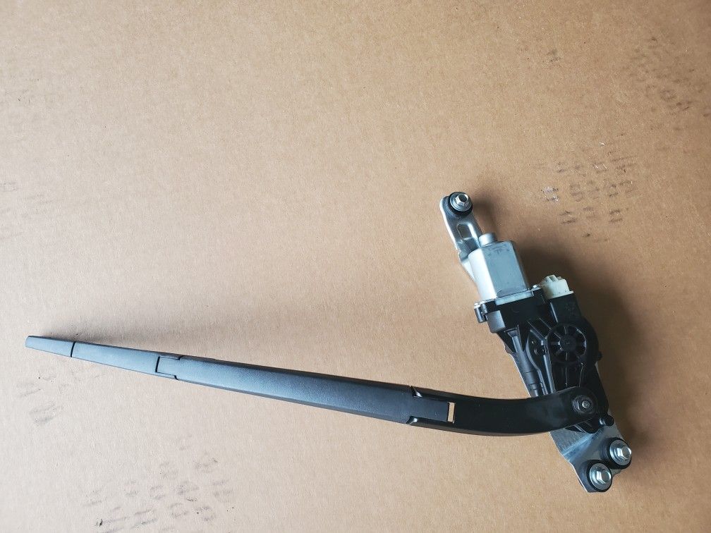Parts - 32-24 Hyundai Tucson Lift Gate Wipper Motor And Arm