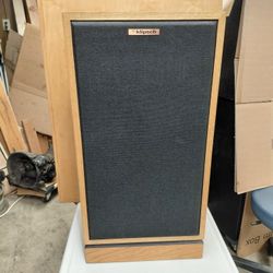 Klipsch Chorus speaker