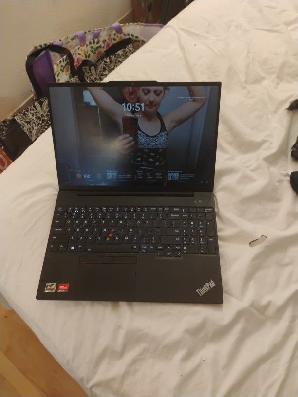 Lenovo Ryzen 7000 Series 5 AMD Radeon Graphics
