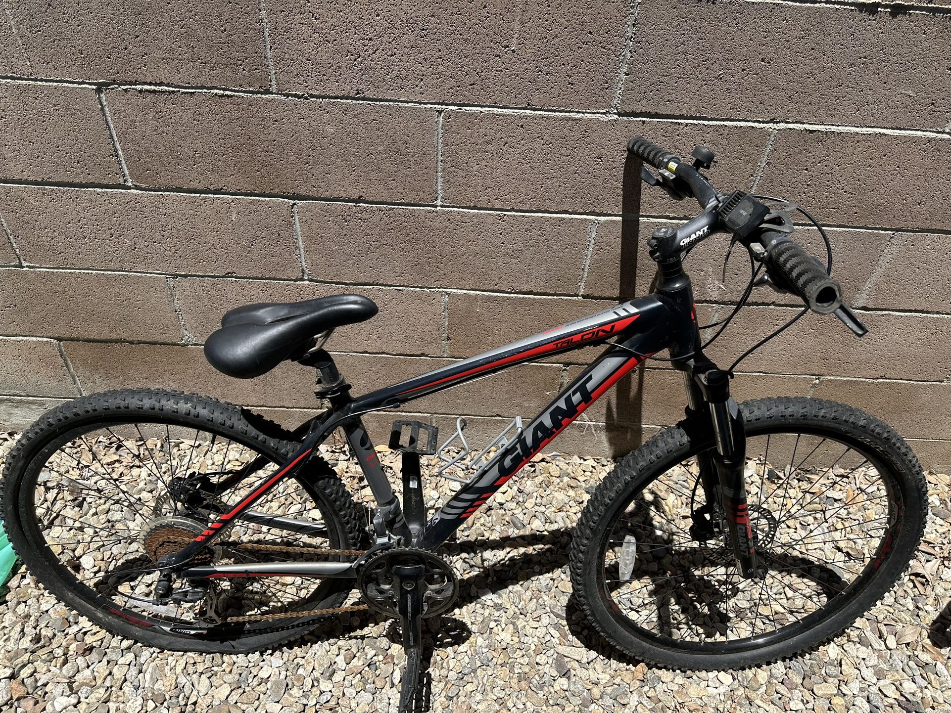 Giant Talon Mountain Bike
