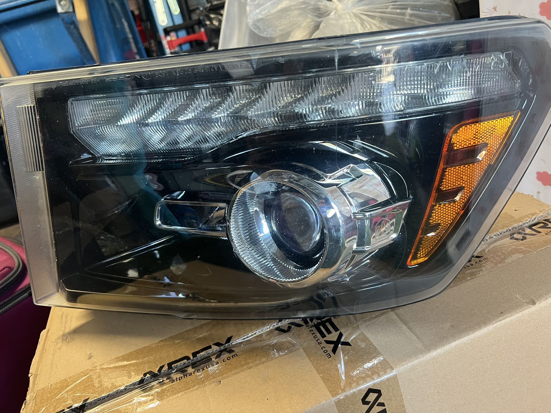 2014 Dodge Ram Express ( Headlights) Read Description