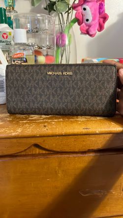 Micheal Kors wallet
