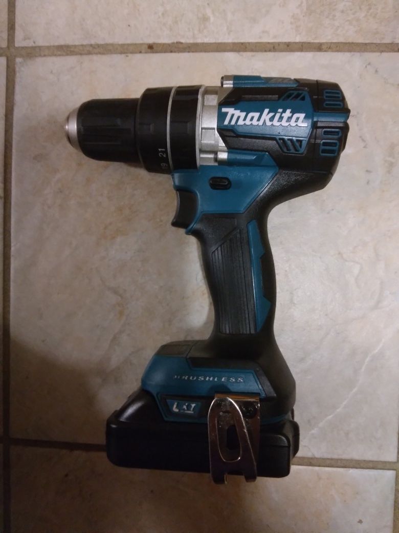 Makita Xph12 Hammer Drill With 2.0 Amp Hour Battery