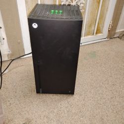 X BOX MINI FRIDGE 