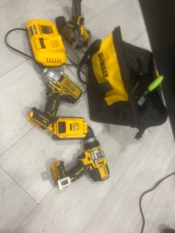 DeWalt Cordless Power Tool Set