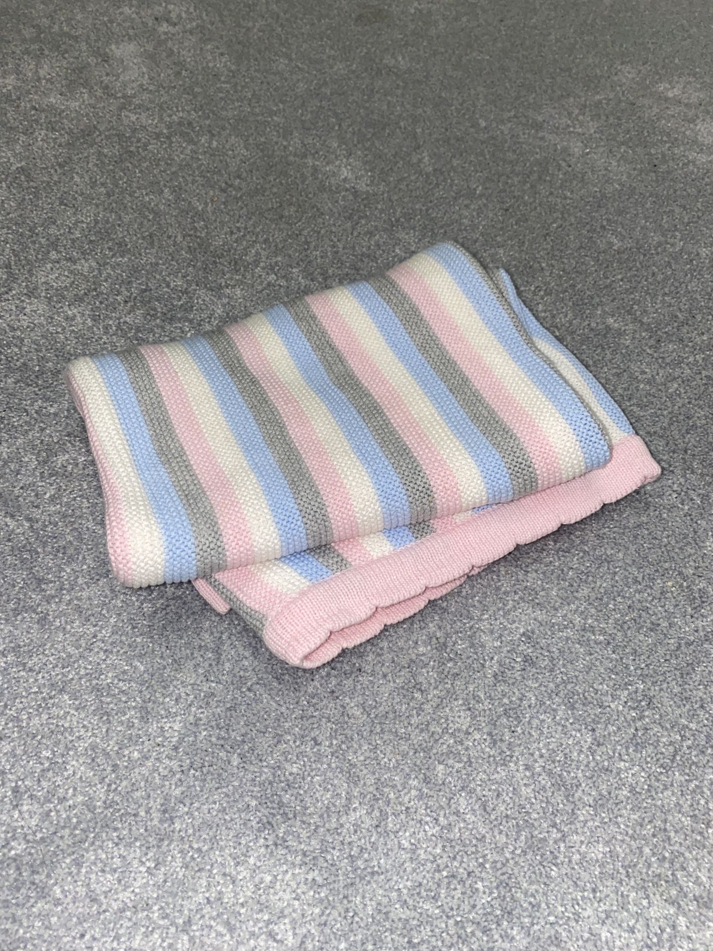 Elegant baby Striped knit blanket 