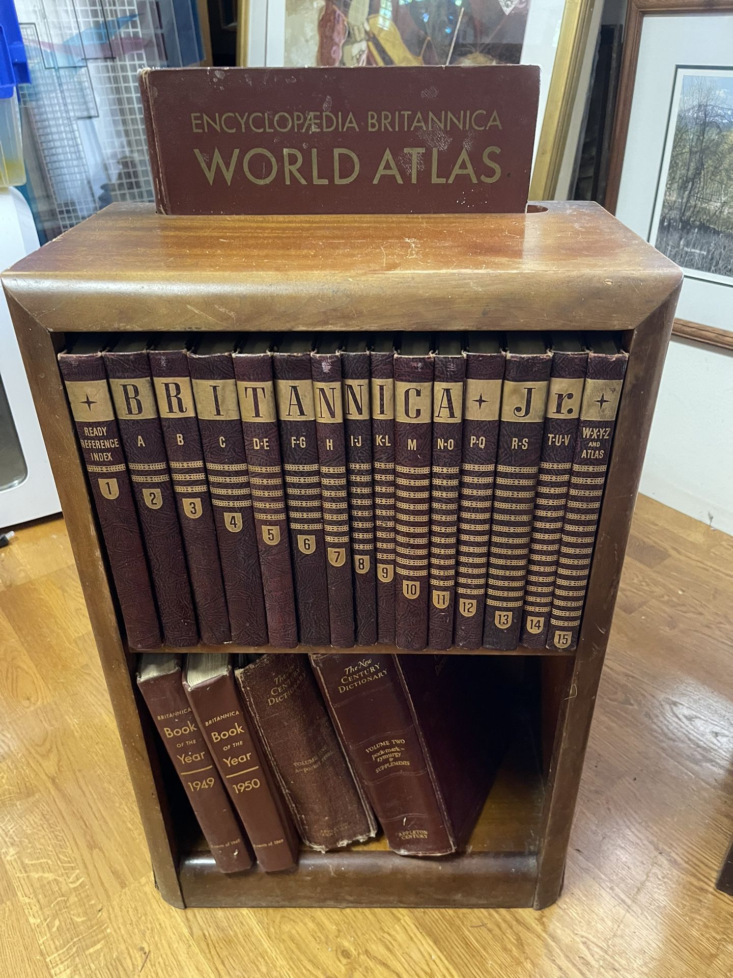 Vintage 1949 To 1950 Encyclopedia Britannica With Original Bookshelf And Atlas