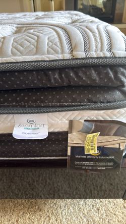 Queen size Serta iComfort Hybrid bed mattress