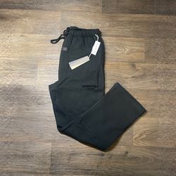 Essential Sweatpants M
