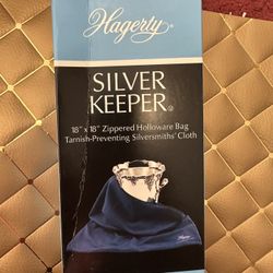 18 X 18 Zippered Silver Cloth Bag