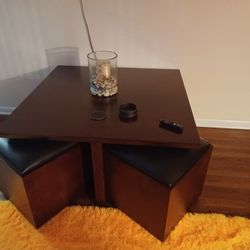 4 Ottoman stools with pull-out table
