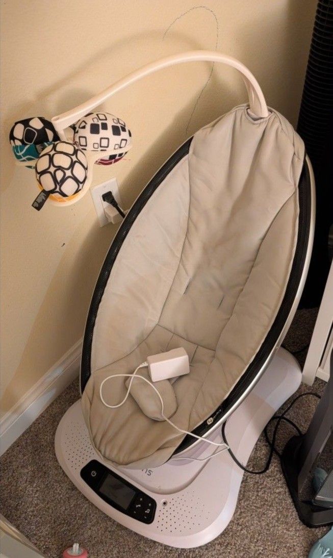 Mamaroo multi-motion Baby Swing