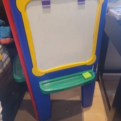 Kid Art Stand w/ Chalkboard and Whiteboard