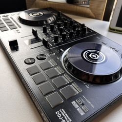 Pioneer DDJ-RB  DJ controller