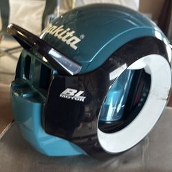 Makita DCL501Z 18v vacuum