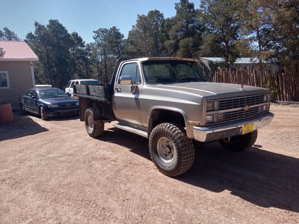 89 K2500 Chevy 4x4 V8 Vortec