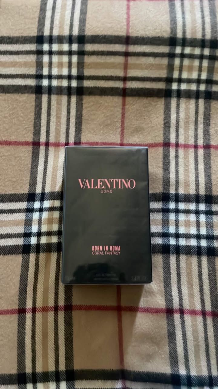 Valentino Born In Roma Coral Fantasy