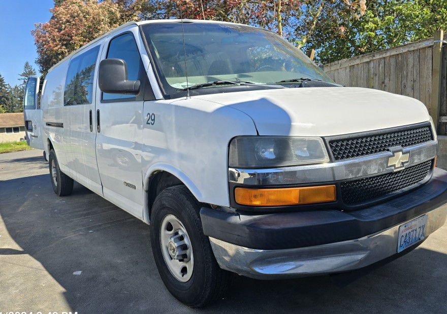 2006 Chevrolet Express Cargo Van