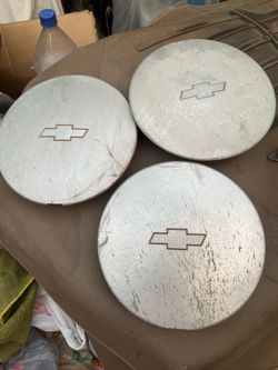 Chevy Malibu 00-04 center rim caps