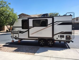 2023 Winnebago Micro Minnie 2108DS
