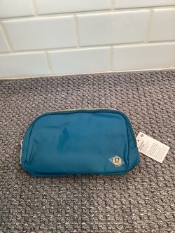 Lululemon Everywhere Belt Bag Teal