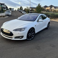 2014 Tesla Model S