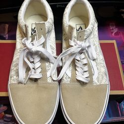 Men’s 10 Vans 