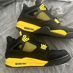 Jordan 4 Thunder