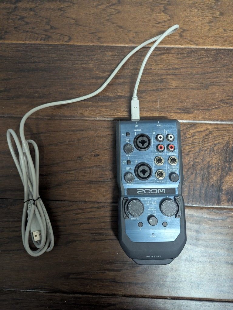Zoom U-44 Handy Audio Interface
