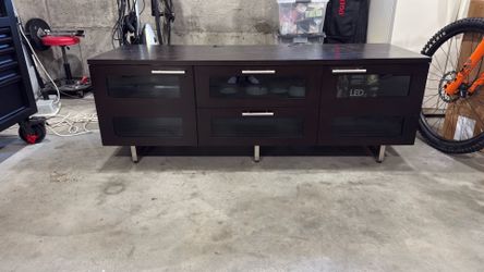 BDI entertainment center