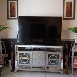 Sharp Aquos 60 In TV 