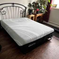 New *Queen* Tempurpedic ProAdapt Hybrid Mattress
