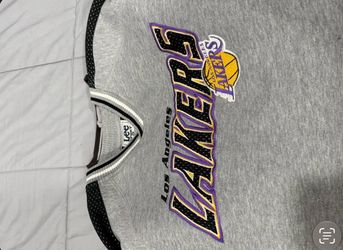 LEE: LAKERS SWEATSHIRT