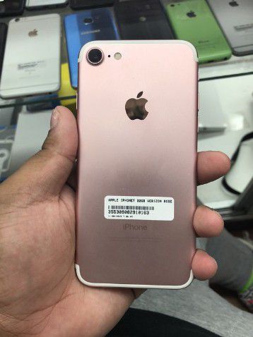 iPhone 7 (32gb) comes with charger and 1 month warranty