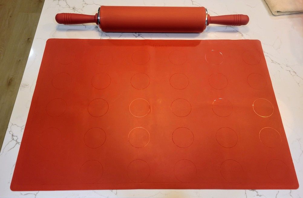 Sil-pin Silicone Rolling Pin And Baking Mat