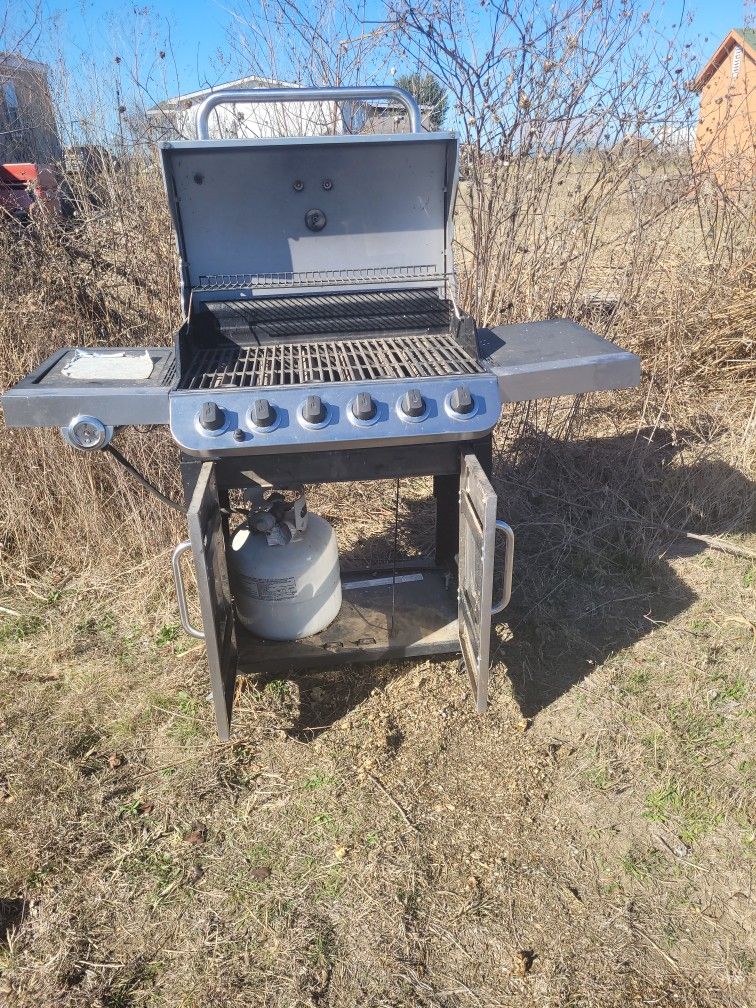 Charbroil Grill