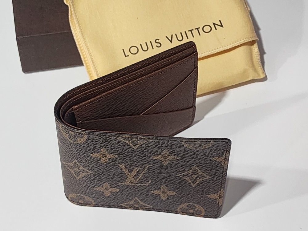 LV Wallet Authentic brand New
