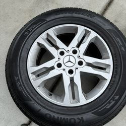 4 Mercedes-Benz Wheel with Kumho Crugen 265/60R18 Tire