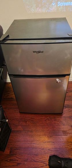 Whirlpool mini fridge with freezer