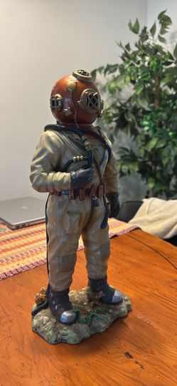 DEEP SEA DIVER
