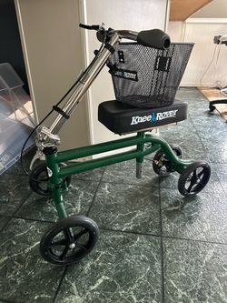 Knee rover with a basket