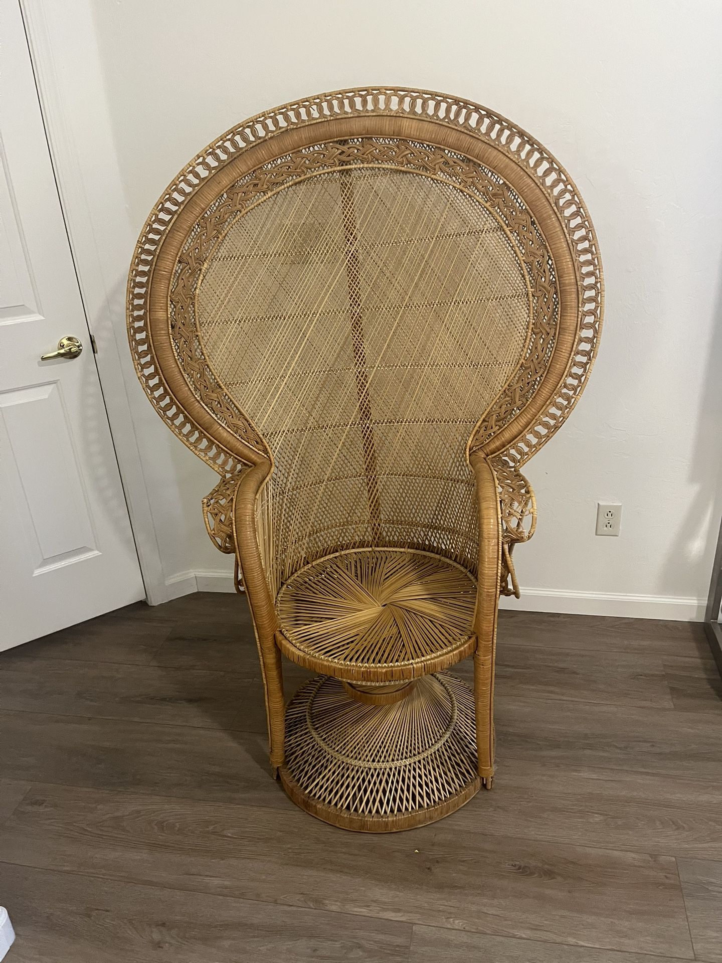 Vintage 1970s Rattan & Wicker Handcrafted Boho Chic Emmanuelle Peacock Chair