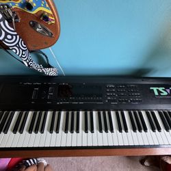 Ensoniq TS 12 Synthesizer
