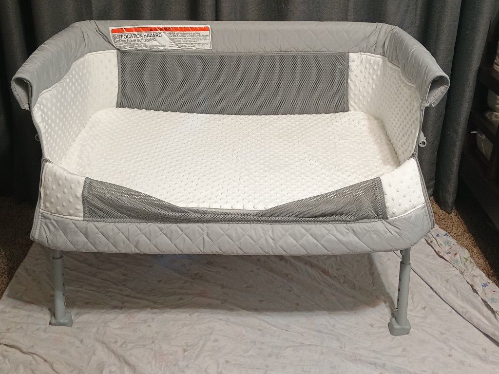 AirClub Bassinet Bedside Sleeper