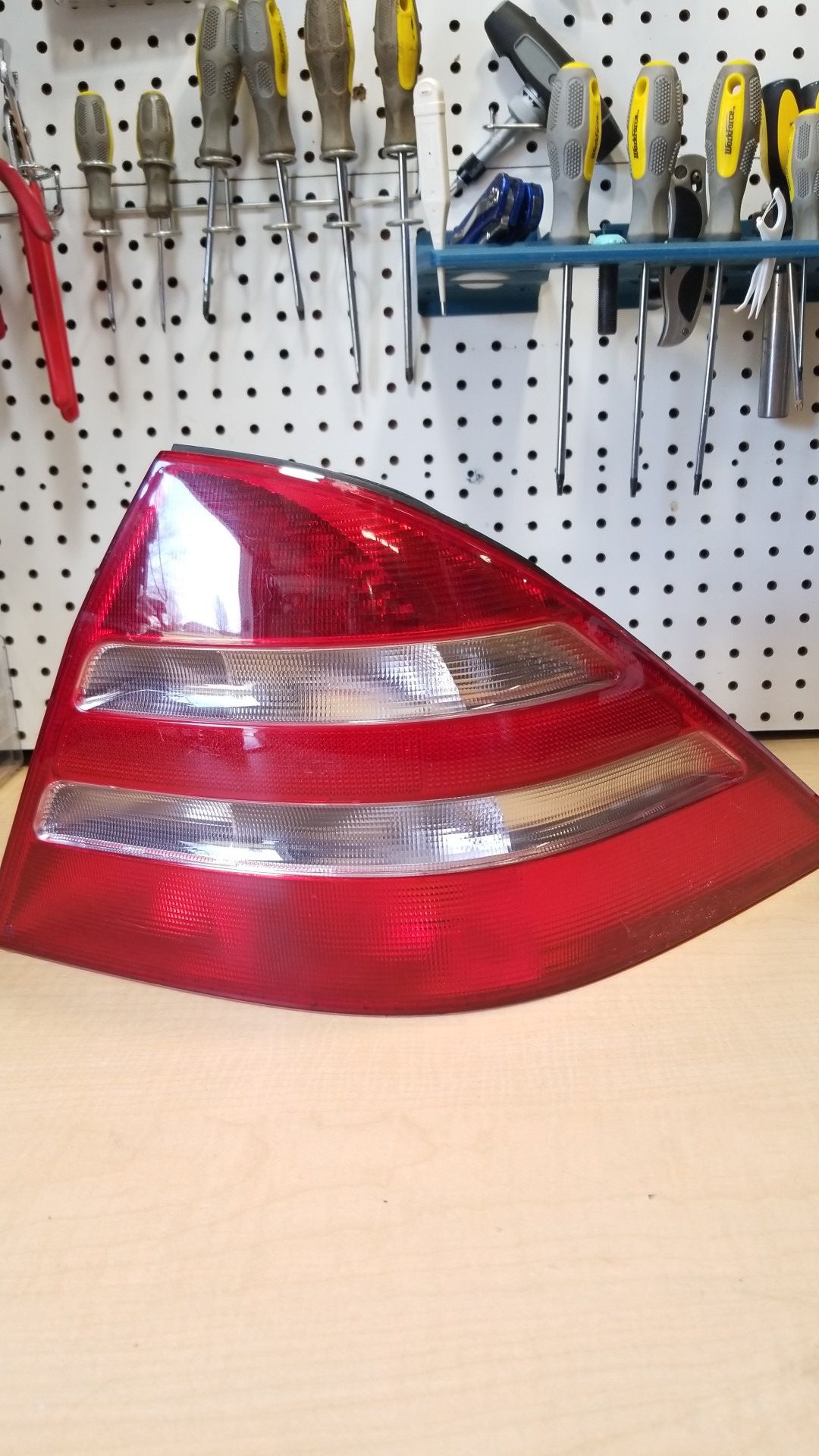 2000 - 2006 Mecedes Benz S Class Passenger Tail Light