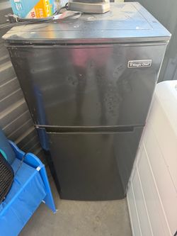 Magic Chef Mini Fridge with Freezer
