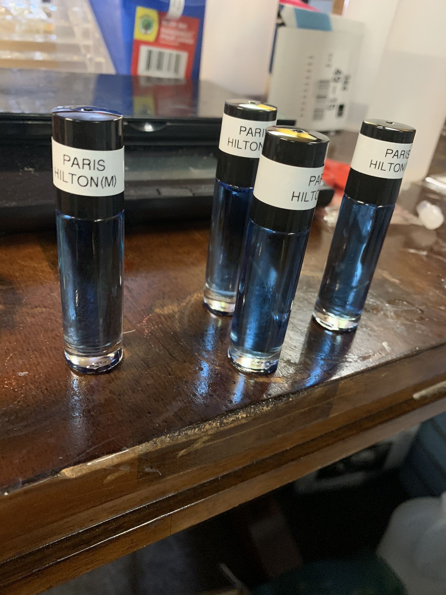 Paris Hilton (m) body oil fragrances rollons